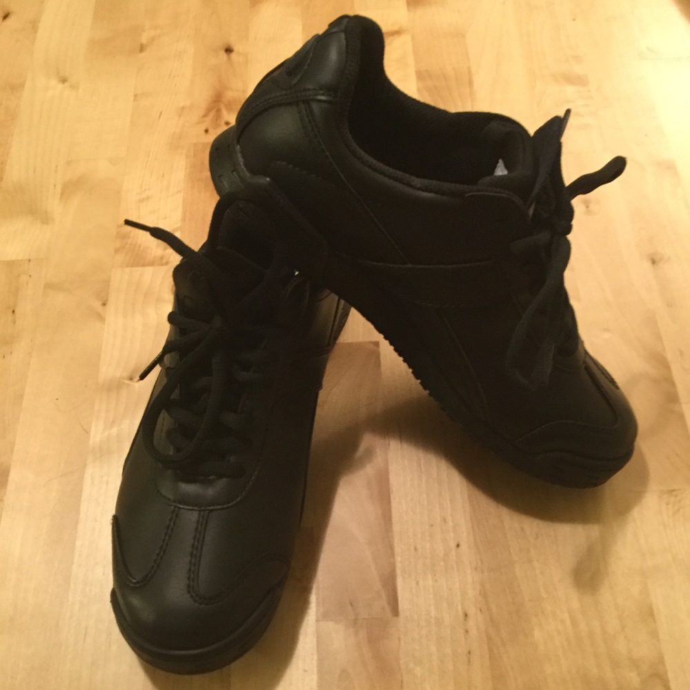 NWOB SFC work shoes,make me offer price not firm.